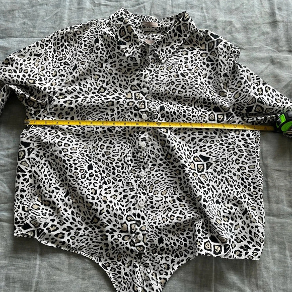 Chicos Leopard Print Tie Front Wrinkle Resistant Blouse-size 2 100 % Cotton NWOT - Picture 9 of 12